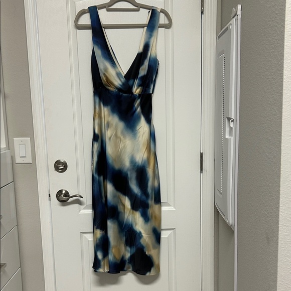 Gradient Satin V-Neck Dress - Blue/White - Picture 6 of 8